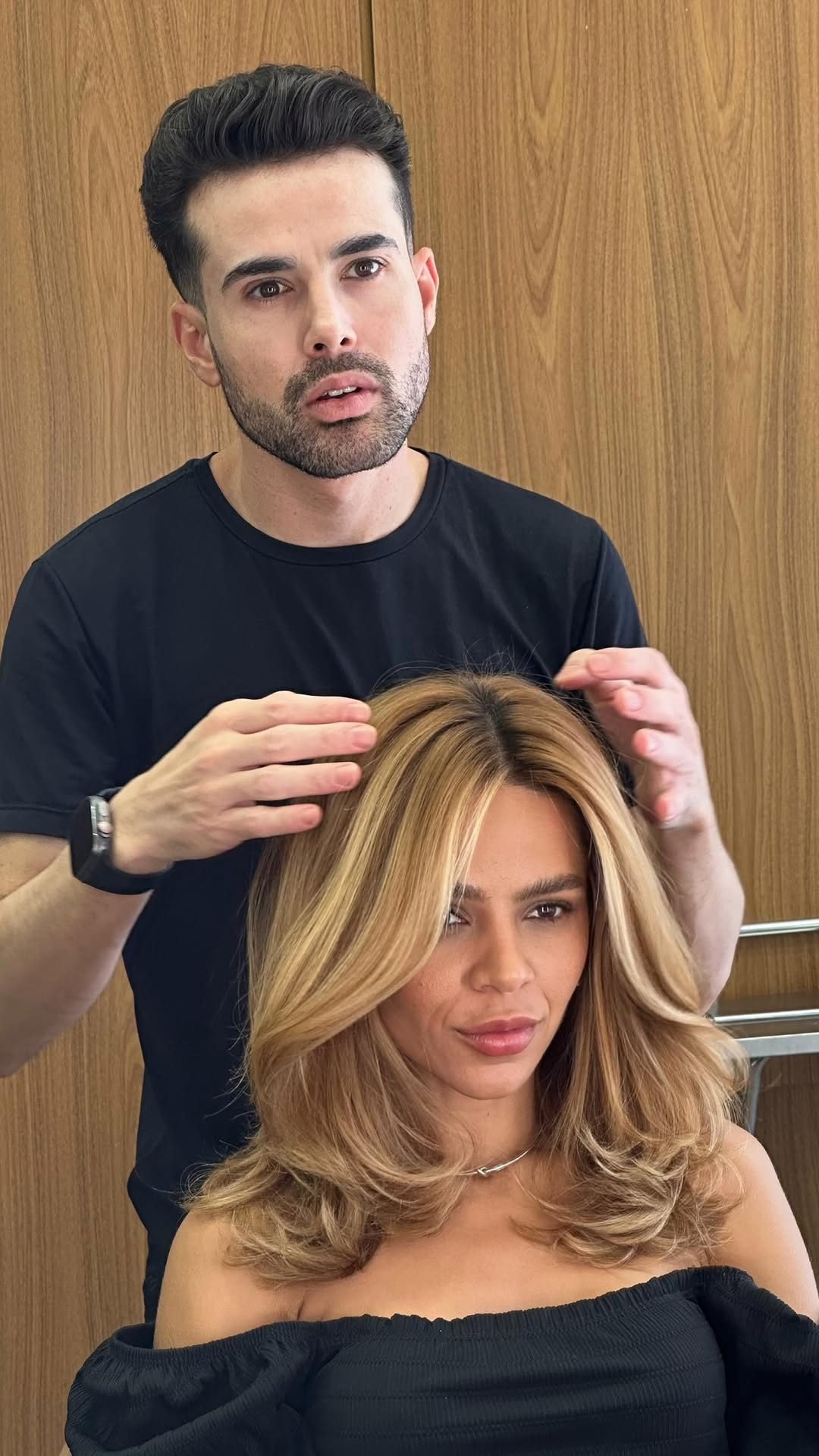 Loiro com volume e ondas feitos no salão