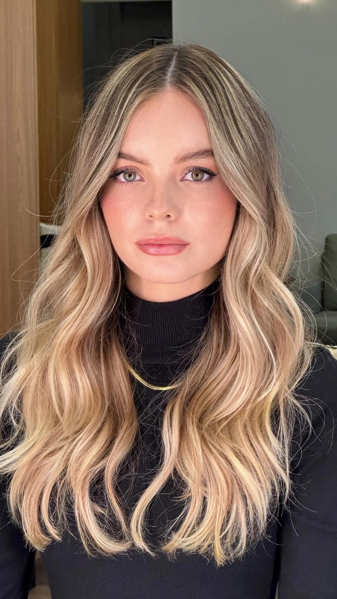 Loiro claro em ondas suaves